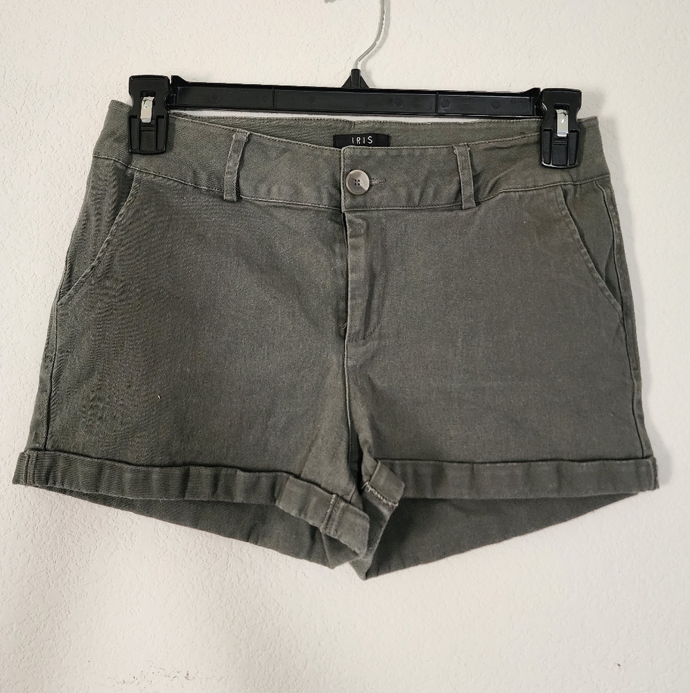 Iris - Junior's Pre-owned - Olive Green Jean Shorts - Size Juniors Large